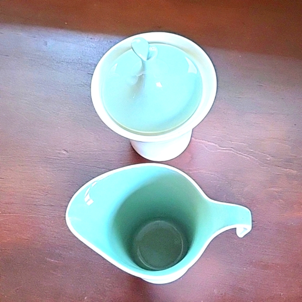 MCM Harkerware Celadon Creamer & Sugar Bowl - Picture 2 of 3